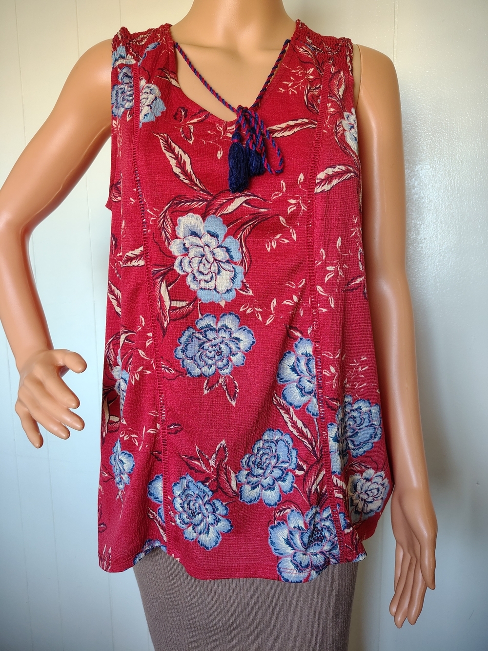 Knox Rose Red Floral Tassel Tie Tank Top Size M.